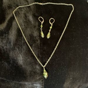 Green jeweled necklace and drop earring set
